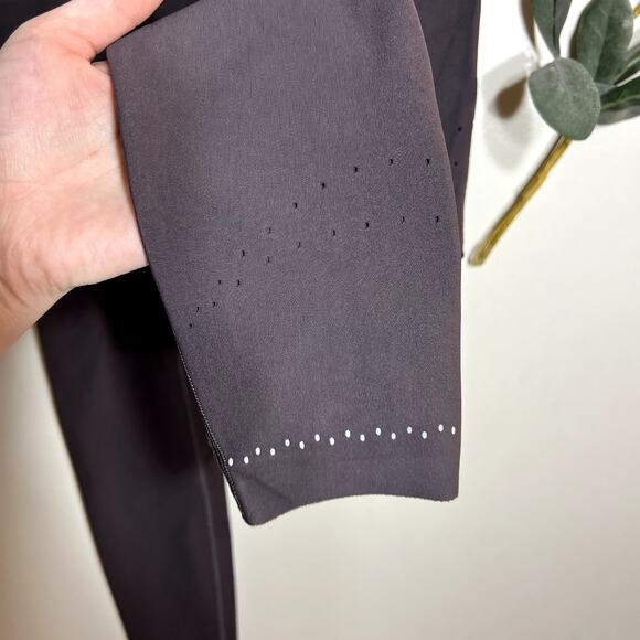 Lululemon In Focus Run Tight  LAST CALL - Picture 2 of 6